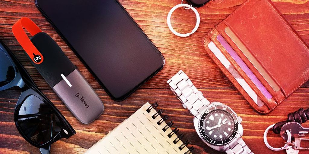 goTenna's tweet photo. #MeshTip EDCers: Stay prepared by adding goTenna Mesh to your #EveryDayCarry (EDC) and never lose connectivity no matter where you go #preppers #survival. https://t.co/iSiU4UvlgX https://t.co/Ha3V5IJQTK