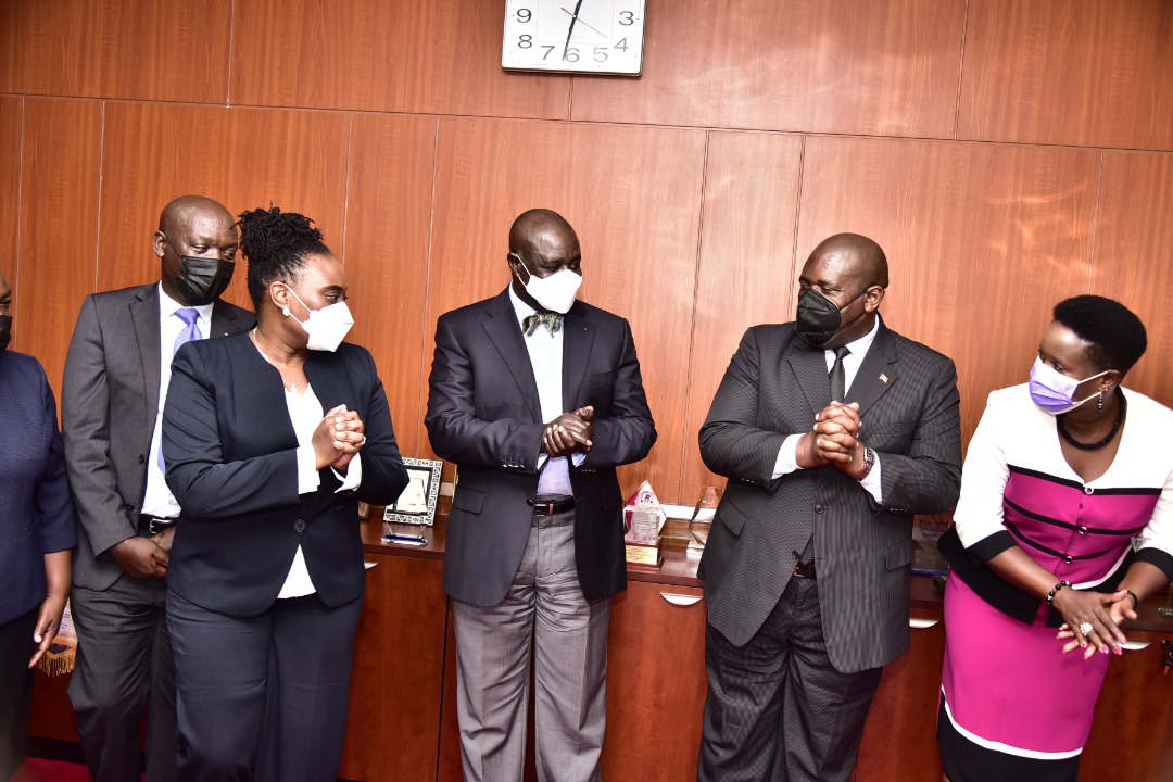 SarahKagingo's tweet photo. The Leadership Code Tribunal led by Dr. @rosekarugonjo today visited Speaker @JacobOulanyah and briefed him on their achievements and challenges. The Speaker committed Parliament's support to the tribunal toward efficient and effective execution of their constitutional mandate. https://t.co/uhMeHV7dIT