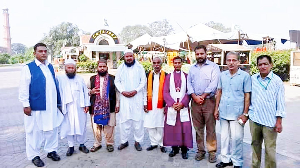 AsgharNaqvi19's tweet photo. انسانیت محبت کامرکز اور محبت انسانیت کی معراج ہے.

اگر میرا علم  مجھے انسان  سےمحبت  کرنانہیں سکھاتا تو

ایک جاہل مجھ سے ہزار درجہ بہتر ہے _

#NationalPeaceCommittee https://t.co/jqPAxuLpWY