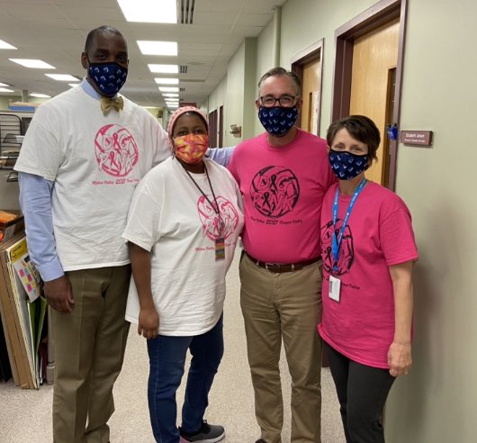 Getting ready for @meteagirlsvb vs. @NVHSGVB tonight with @atalley204 and our survivor heroes. @meteaathletics
@MVPrincipal1
@lancefuhrer 
@neuquaathletics #digpink