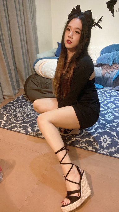 新鞋🥰🥰 https://t.co/ZlrNQT3inL