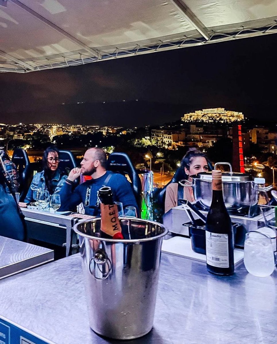 One of the best experiences I had while in Athens was to dine in the sky! @dinnerintheskyathens platform is set 30 meters above ground and offers incredible views over the Acropolis! Plus the food was delicious! Make sure to check them when in Athens: dinnerinthesky.gr