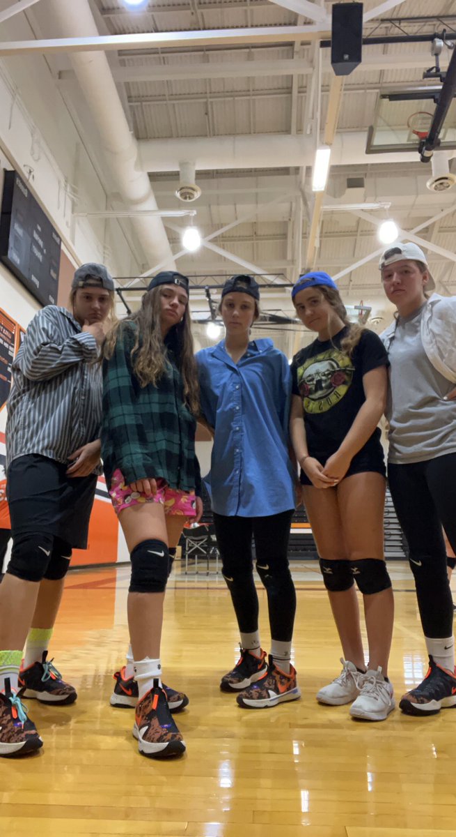 AC_VOLLEYBALL1's tweet photo. Yesterday’s themed practice 💪🏼💥♠️🏐 https://t.co/Uxl4bw3zdR