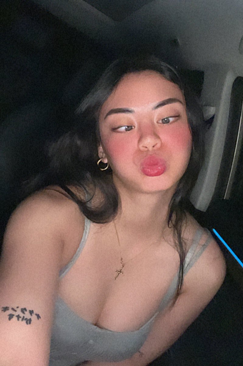camilltrinidad's tweet photo. 👅 https://t.co/Gx4txAu5bE