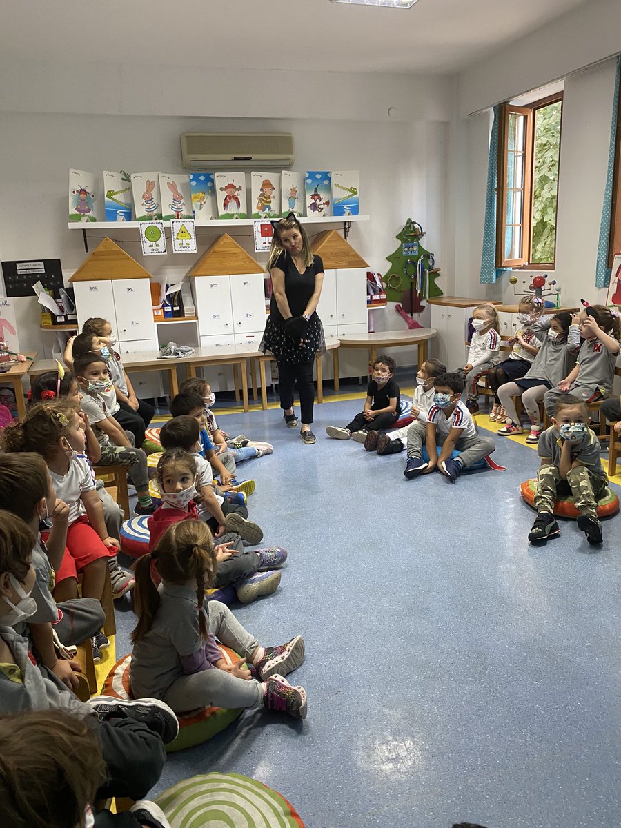 Üç Kedi Bir Dilek kitabımızı canlandırmanın keyfini yaşadık.Önerileriyle bize destek olan kitap yazarımız Sara Şahinkanat hocamıza çok teşekkür ederiz.<a href="/sbalci07/">Sevilay Balcı</a> <a href="/tugbaozdinc/">Tuğba Özdinç Kater</a> <a href="/kadirsari_offcl/">Kadir SARI</a> <a href="/HUSEYiNSARI07/">Hüseyin Sarı</a> <a href="/hazalguher/">Hazal Tüten</a> #antalyaparkorman #heranımdabahcesehir