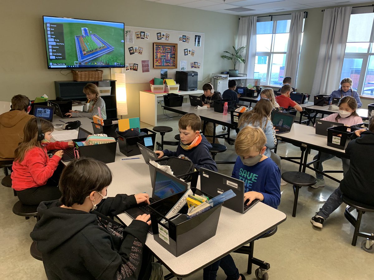 Nicole & Petra tweet media