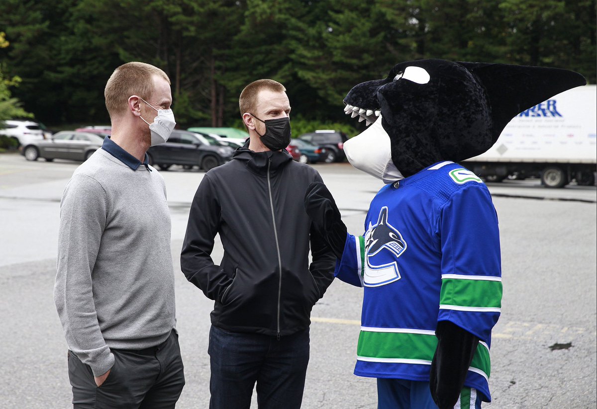 CanucksFIN's tweet photo. Soooo Tyler Myers gets a dinner? #Boom https://t.co/aqNtwudkqu