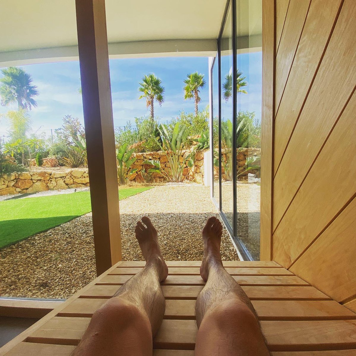 SimonR's tweet image. Today’s vibe 😌 🌴