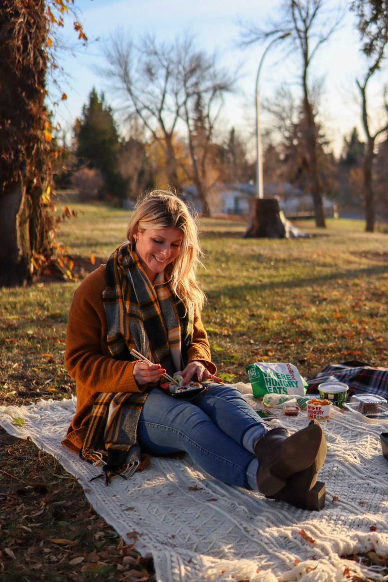 TourismRedDeer's tweet photo. @reddeereats is serving up another genius fall picnic idea try out this weekend. Today she's featuring @shopbowerplace &amp; their endless food court options! 

Check out her latest post for deets on where to find this EPIC sunset picnic spot✨

#explorereddeersbackyard #visitreddeer https://t.co/iX6Xv7qwRm