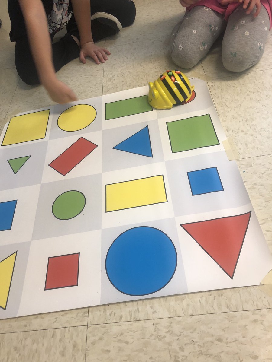 Coding in grade primary! When you teach Beebots you gotta dress like one too! 🐝 <a href="/MrsDsTech/">Mrs. Daniels</a> <a href="/AnnapolisEast/">AEES</a> <a href="/avrce_ps/">AVRCE Programs and Services</a>