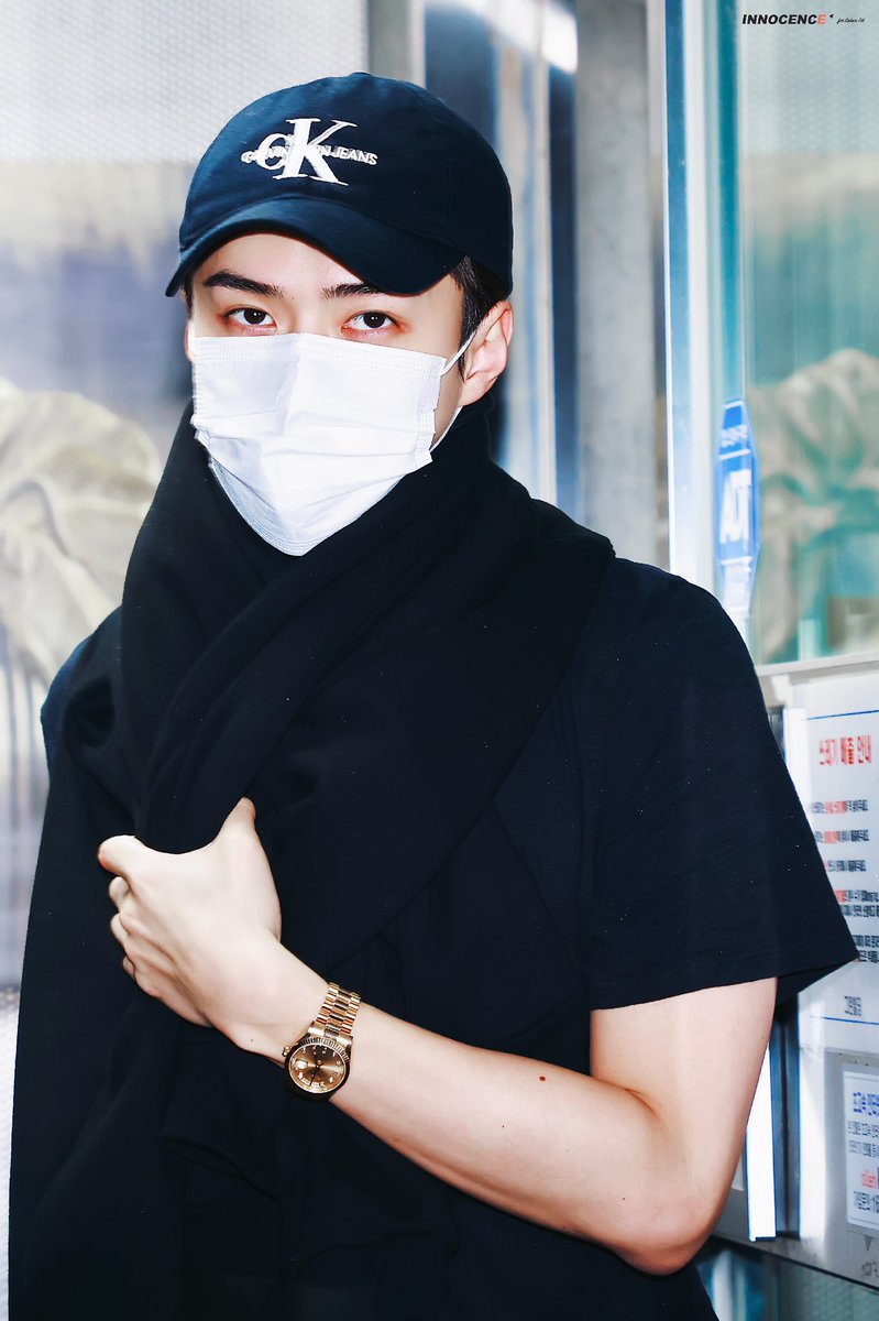 ช่วงนี้นาฬิการุ่นนี้เขาฮิตใส่Rolex หรอคะ 
สีทองเหมือนกัน 🤔

《Rolex  Datejust》

《Rolex Day-date in oyster 》