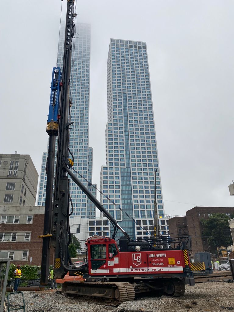 Driving piles in Jersey City

#njconstruction #deepfoundation #piledriving #pilefoundation #jerseycity #jc