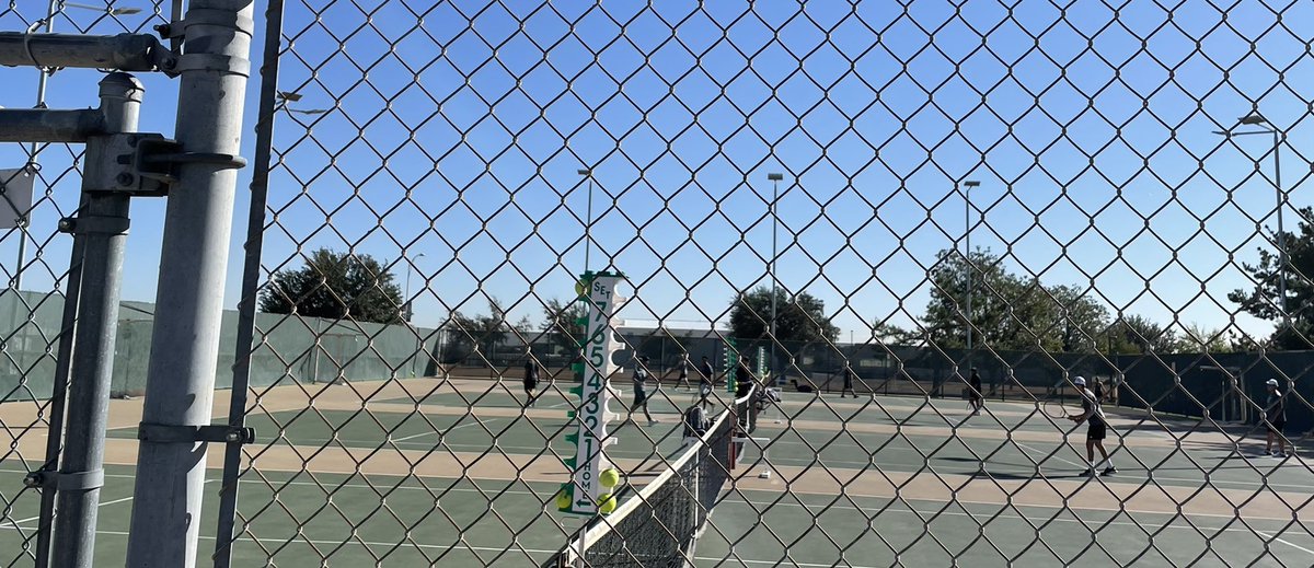 coachcannonbhs's tweet image. Steer Team Tennis is in Action Today!! Let’s go Steers/Lady Steers!! #teamtennis #arearound