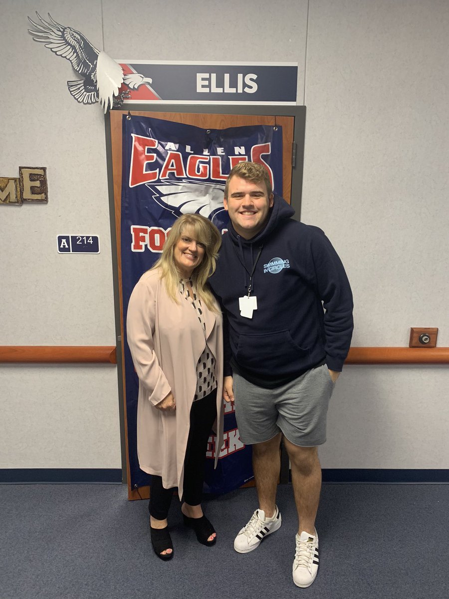 alleneaglesfb's tweet photo. Congratulations to our teachers of the week, Mrs Lucas and Mrs Ellis. Thank you for all you do for our young men and all the students at @Allen_ISD. #AUp #AllenFamily https://t.co/46Axj0Y6Jk