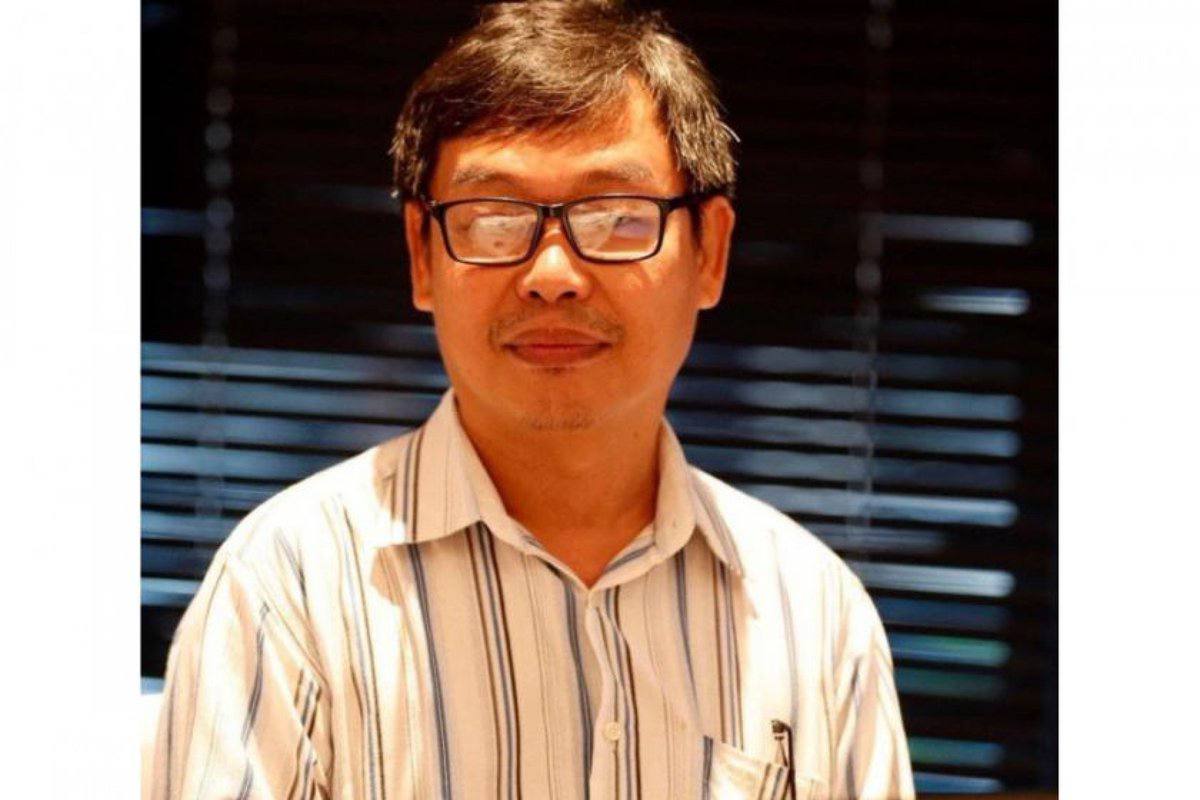 U #SiThuAungMyint &amp; Ma #HtetHtetKhaing, veteran journalists, are being held in solitary confinement at Insein Prison, &amp; their trial will begin on Oct26. They are being prosecuted by the junta. #AcceptNUG_RejectMilitary #Oct14Coup  #WhatsHappeningInMyanmar