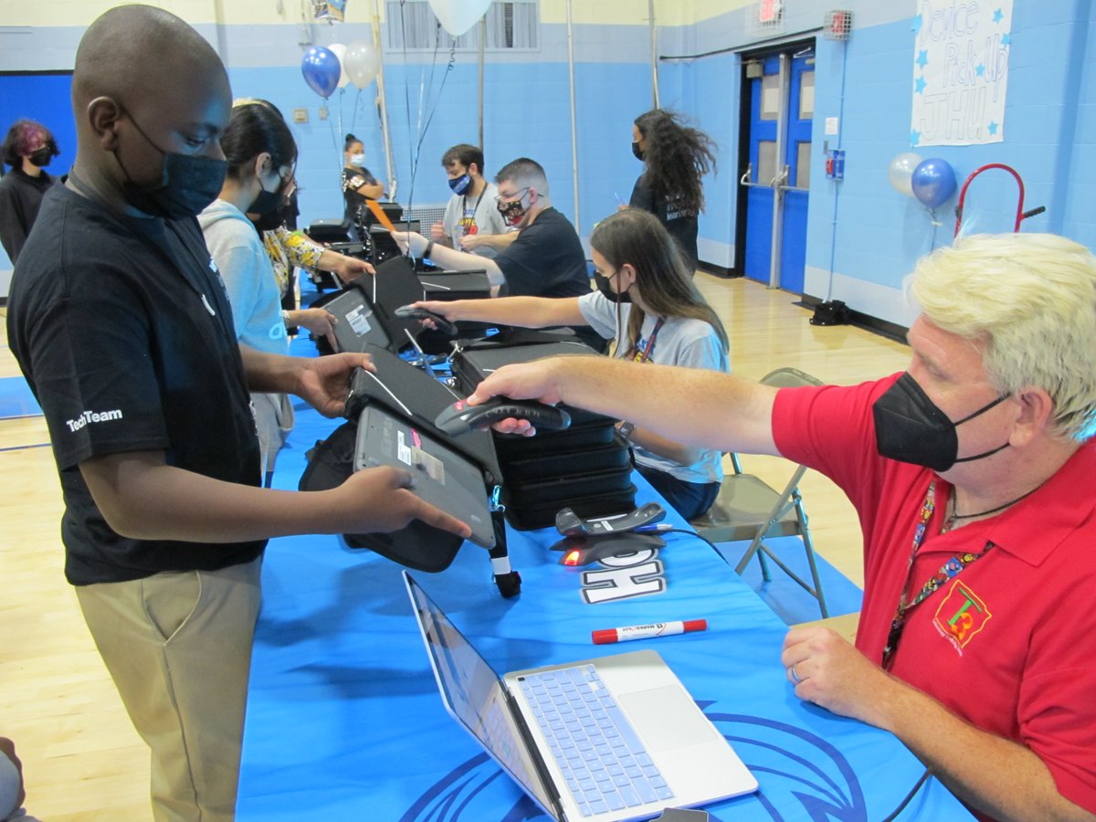 Title1_PGCPS (@title1_pgcps) on Twitter photo <a href="/orem_ms/">NicholasOremMS</a> student receives ChromeBooks through the #dpvils program <a href="/dpvils/">Verizon Innovative Learning Schools</a> Congrats on being a Verizon Innovative Learning School! Here's to a great start! @learningverizon #PGCPS #Title1proud #kickoff <a href="/TAdesegun/">Dr. Tracey J Adesegun</a> <a href="/MonroePrincipal/">Michelle Monroe</a> <a href="/TheMan_MrCoates/">Michael D Coates</a> <a href="/msateachdey/">Annyce Dey</a> <a href="/jakevoshelltech/">Jake Voshell-prof</a> <a href="/orem_ms/">NicholasOremMS</a> student receives ChromeBooks through the #dpvils program <a href="/dpvils/">Verizon Innovative Learning Schools</a> Congrats on being a Verizon Innovative Learning School! Here's to a great start! @learningverizon #PGCPS #Title1proud #kickoff <a href="/TAdesegun/">Dr. Tracey J Adesegun</a> <a href="/MonroePrincipal/">Michelle Monroe</a> <a href="/TheMan_MrCoates/">Michael D Coates</a> <a href="/msateachdey/">Annyce Dey</a> <a href="/jakevoshelltech/">Jake Voshell-prof</a>