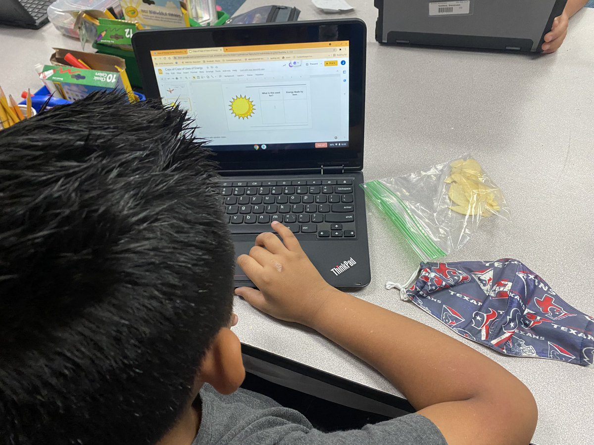 susanpitman1's tweet photo. Exploring everyday items and their energy  @duryeaschool https://t.co/CBVoT5boZN