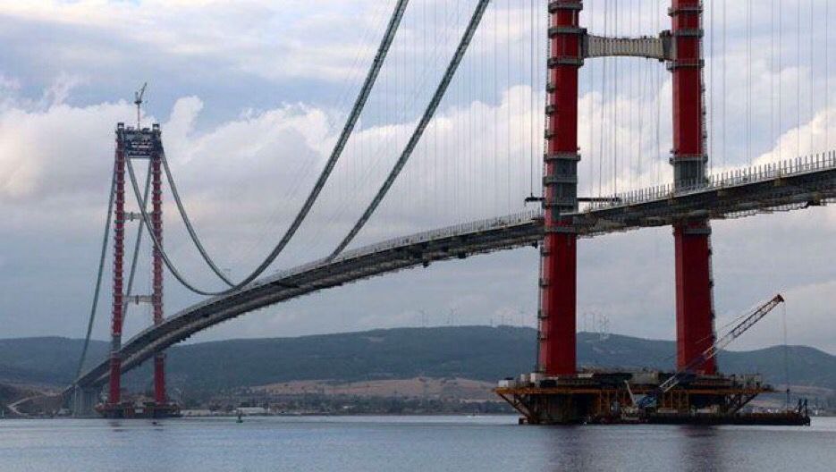 8 Mart 2017'de Cumhurbaşkanımız <a href="/RTErdogan/">Recep Tayyip Erdoğan</a> tarafından temeli atılan 1915 Çanakkale Köprüsü'nün son tabliye montajının kaynağı da 13 Kasım'da yine Cumhurbaşkanımız tarafından atılacak. Köprünün 18 Mart 2022'de hizmete açılması planlanıyor.
#BüyükTürkiye