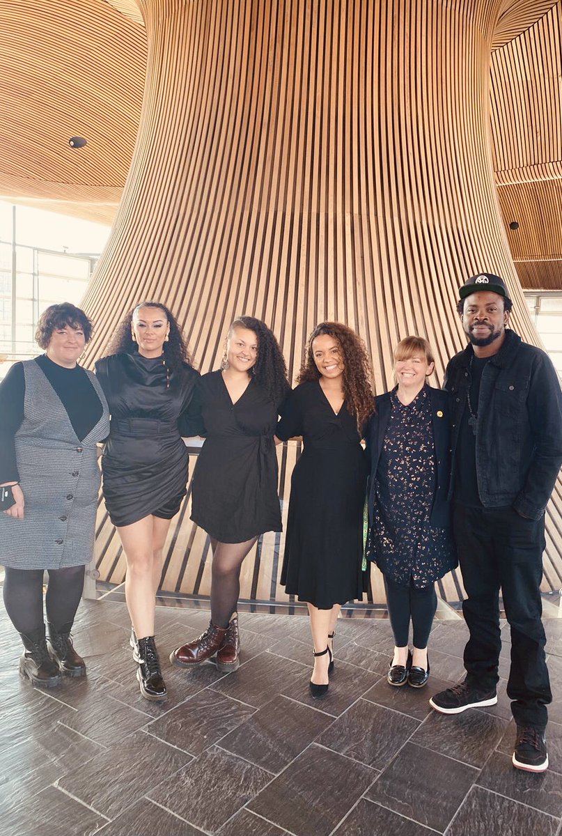 boodikah's tweet photo. These beauties represented at the Senedd today / Biwtars yma wedi cynrychioli yn y Senedd heddiw!
Da iawn @eadythofficial @AleighciaSings @LilyBeau98 @Skunkadelicuk - incredible scenes!
#Ymuno #TânCerdd https://t.co/9K1XGM1KtR