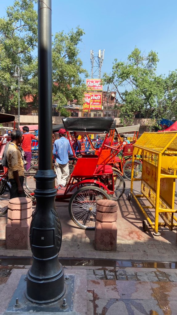 Omit_itis's tweet photo. I get to see various emotions when I roam in streets. #Delhi streets has so much to offer. https://t.co/SvLKAAkFcO