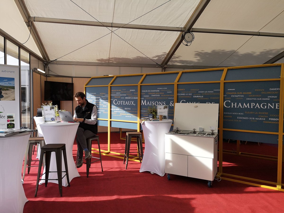 EpernayTourisme's tweet photo. [#VITeff]💼
Il vous reste encore 2 jours pour profiter du salon du @VITeff afin de découvrir toutes les nouveautés viticoles et les offres d'œnotourisme présentes sous le chapiteau du Sparking Lab
Aujourd'hui c'est nocturne🏙️, jusqu'à 21h !
#salon #Epernay https://t.co/AOjSO3CS3v