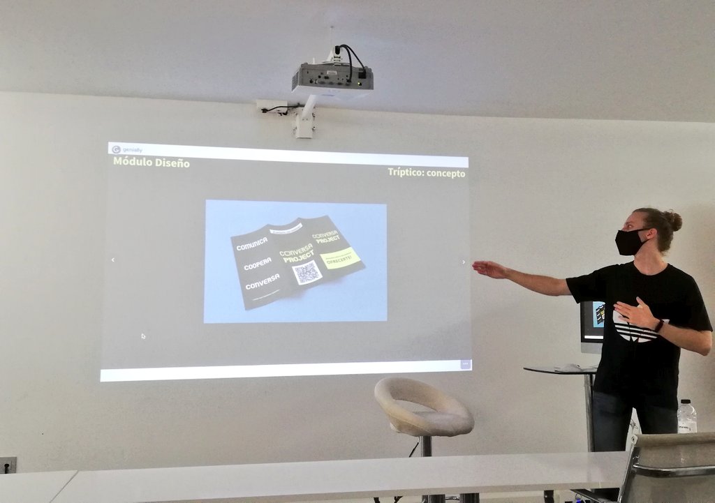 NettDigital's tweet photo. @cascandoj nos enseña sus propuestas de diseño de logo y catálogo 👏👏

#MasterMPD #Proyecto360 #NETTComunnity https://t.co/5O4py2q9ex