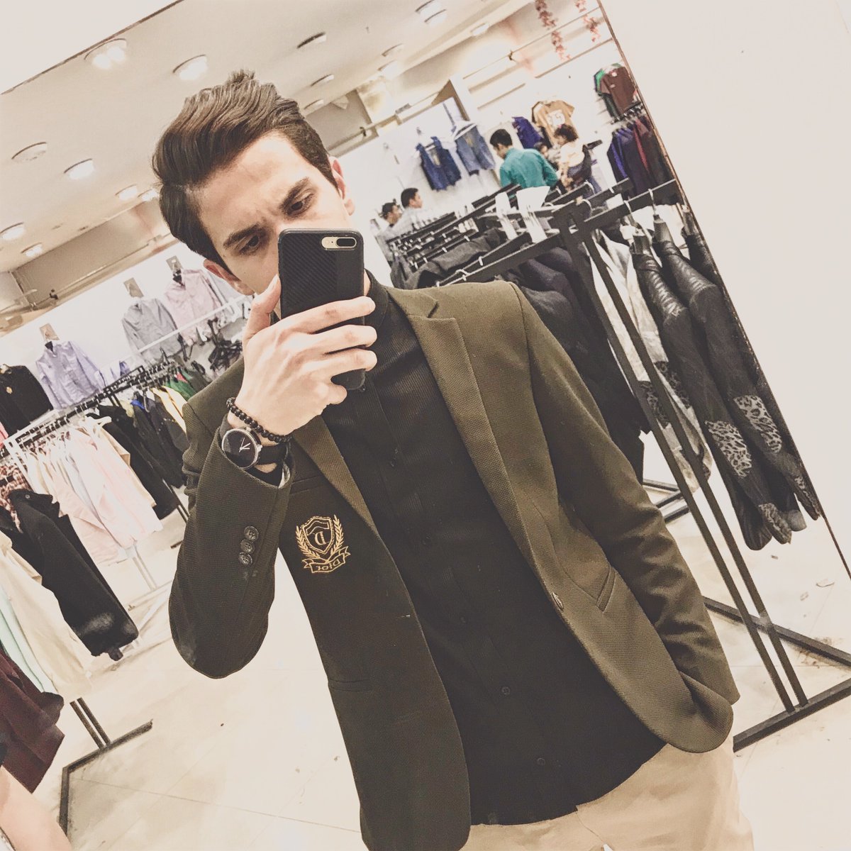 یه نفر گفت کت هم بهت میاد، میاد؟