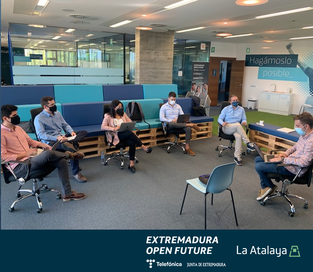 OpenFuture_Ext's tweet photo. 🚀Peer Review quincenal en #LaAtalaya🚀

En estas sesiones, las #startups se reúnen junto a @JACrespo_, director de #ExtremaduraOpenFuture, y @AlvaroContrer, dinamizador, para revisar objetivos y fijar nuevos🎯

📸¡Os dejamos imágenes! https://t.co/pPyTKHFWiI