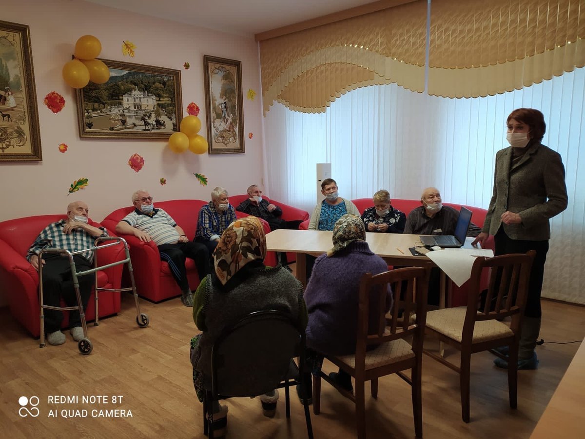 В стационарном социально-геронтологическом отделении г.Плавск сотрудник Краеведческого музея Неверова И.А. провела лекцию "Исторический квартал" для получателей социальных услуг.