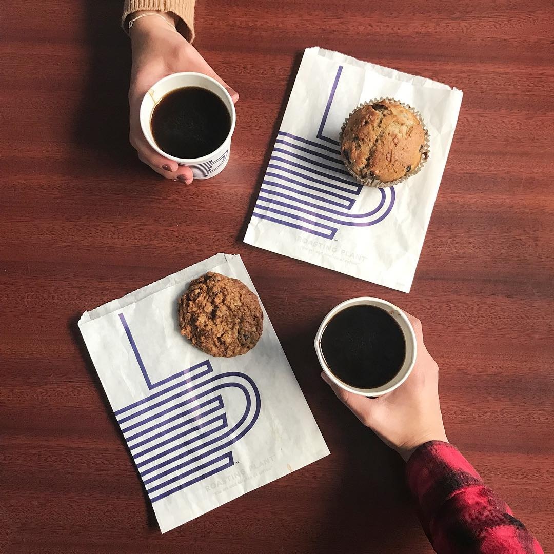 #NationalDessertDay 🤝 just-roasted coffee