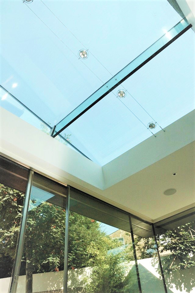 Our minimally framed glazing allows you to see more of what you want to see, and less of what you do not. 

What's your favourite way to utilise natural light?