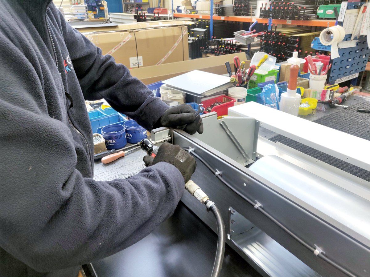 spchvac's tweet photo. It's a busy day at SPC!
Finless coils and fan convectors being made!
#UKMFG #fanconvector #hvaccoils https://t.co/gdPMjSxfQv