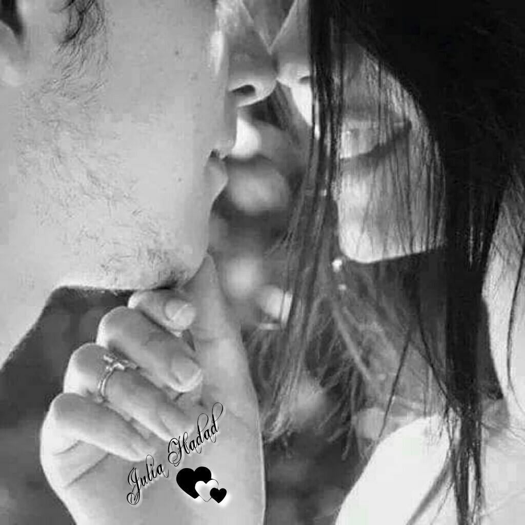 مآڏآ لۆۆۆ 
اغفَۆ قليَلُآ
علُى صدِرگ
ۆآوشمگ مستبْدِةّ
علُى خاصٍرةّ
جنۆنْيَ
ف آنا حٍـآلُمةّ
أدرگ أنْ
حديَثْ اللۆڒٍ يعيَدِ
ترتيَبْ المدِى
ويغيَر
تفاصيَلُ المنْہجٍ
#بقلہمي
#Julia 

#حروف_عابرة
#اقلام_متمردة
#حكاية_حرف
#لهفه_شوق
#عطور_الاقلام
#فرسان_الحرف
#وطن_الأبجدية 
#رمال_الحرفGp