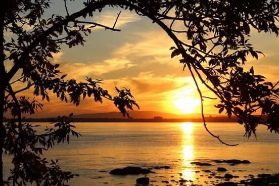 blemelin39's tweet photo. @ChrisEvans This was last night sunset. https://t.co/kOS0t6vPUG