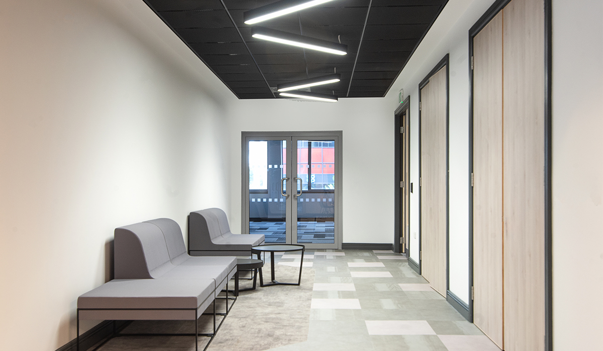 Paramount_db's tweet image. ✨ CASE STUDY: ATLANTIC HOUSE WEST, CARDIFF ✨ Atlantic House was in need of a major refurbishment to appeal to the letting market. Paramount Interiors was engaged to refurbish the building, providing a modern industrial look that would appeal to occupiers bit.ly/30gUnpU