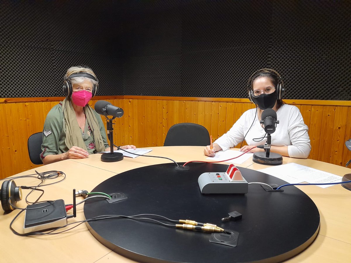 radiocornella's tweet photo. 📣A "L'Entrevista" parlem amb el Centre d'Higiene Mental de Cornellà per explicar el camí de sortida de la pandèmia i la vacunació, des del punt de vista de la salut mental. 😷💉🧠Ens ho explica Ana Sanjurjo, psicòloga clínica del #CHMC.
🔗https://t.co/IdAXwuLVH9 https://t.co/uAgPLJlQiz
