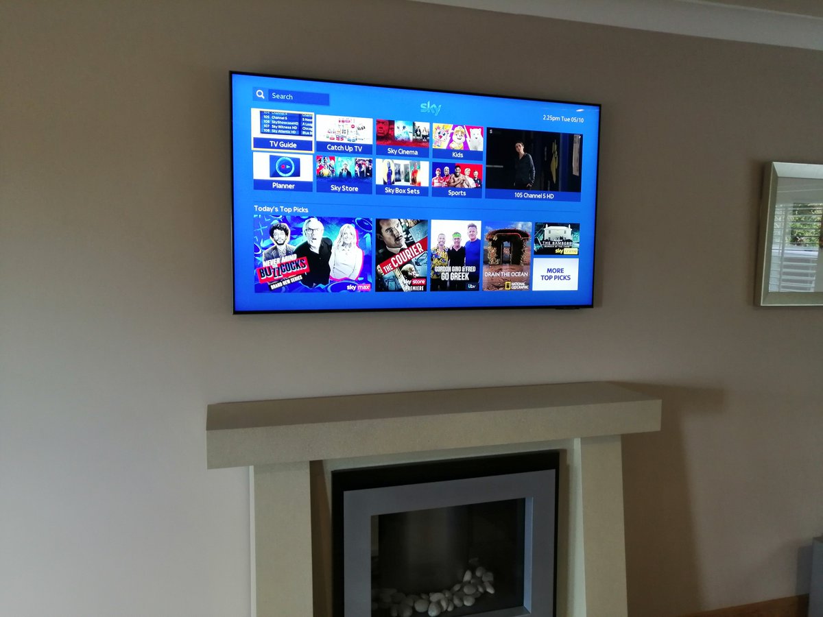 abbot_av's tweet photo. Nice install of a @SamsungTV QE55QN94A 55inch QLED TV on the WMN-A50EB 'no gap' bracket. 

Cables hidden, all going back to a lovely RX-A6A Yamaha AV receiver for future Atmos usage.

All supplied by @RicherSounds Exeter.

#greatsound #greatimage https://t.co/FhfAnZ6wiK
