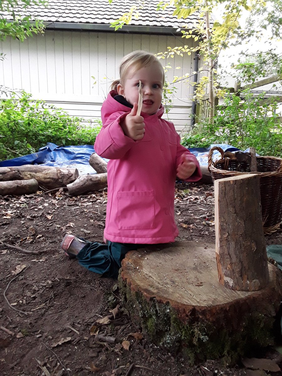 Ashbridge2to3's tweet photo. The ladybirds have been busy splitting wood, using a billhook and mallet, ready for the fire next week! 🔨🌳🐞 #billhook #mallet #outdoorlearning #EYFS #forestschool @ashbridgeschool https://t.co/ewx6IgrAwv