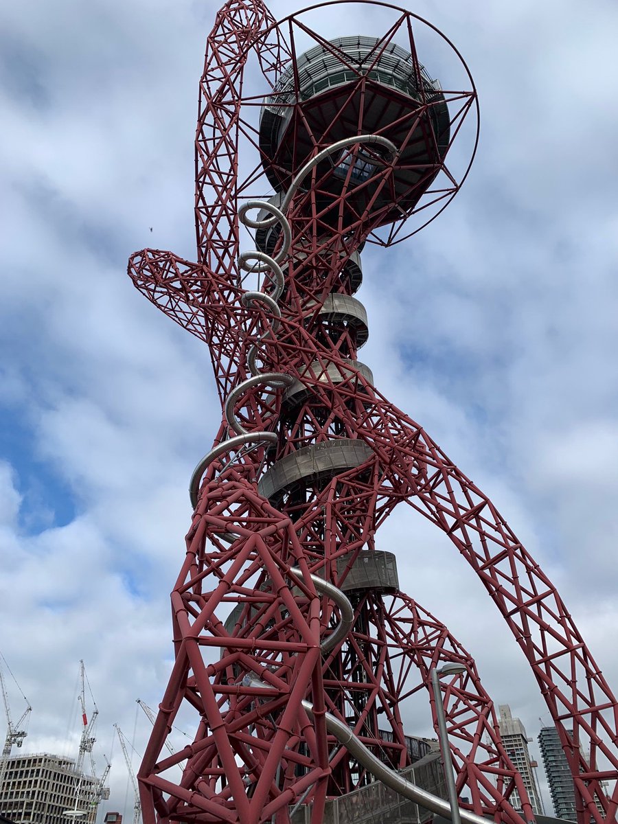 StratfordSch's tweet photo. #SSAArt 🎨
#Year10 students have been carrying out primary research on structures through photography and sketching.
In their next lesson, the students will present their findings to further develop and respond to the work of #AnishKapoor and @ZHA_News
#OrganicStructures https://t.co/snAOM3Nv4L