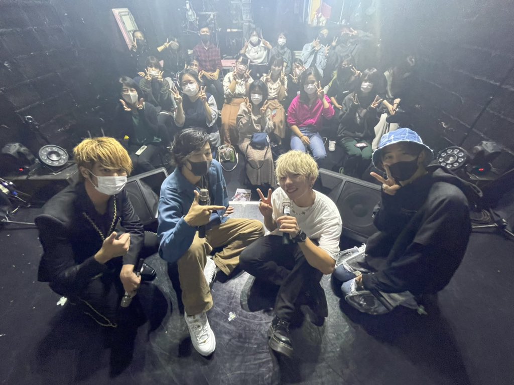 yutaro_018's tweet photo. 取り急ぎ！！！！

レコ発ありがとうございました‼️🙇‍♂️

また改めてツイートします‼️🥺

最高でした。
みんな暖かった😭😭😭😭😭😭

100人ワンマンに向けて
走っていこう‼️ https://t.co/imSFvc2Rr7