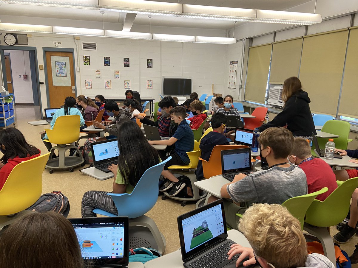 BMSMakers's tweet photo. Engineers hard at work with @tinkercad @BrooklawnMS https://t.co/ehBNjvRoku