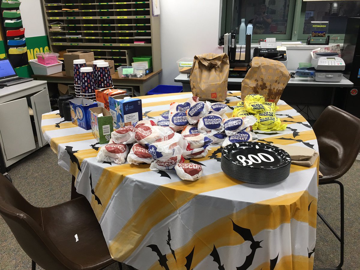 drabate_dlms's tweet image. A giant thank you to @McDonalds for making our teachers @deerlakessd feel appreciated this morning! #DLProud