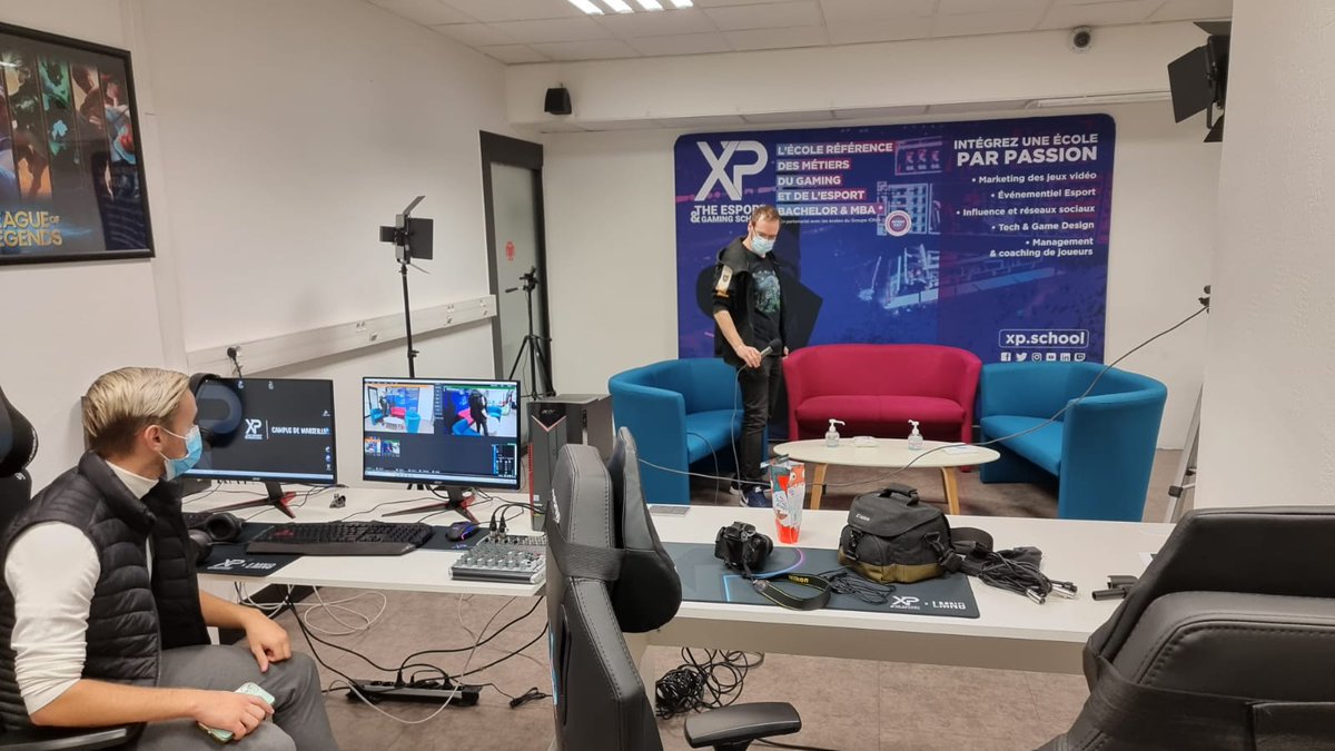 xp_esport's tweet photo. FOCUS  ÉVÉNEMENT ✨

Nos étudiants présents sur le campus de #Marseille travaillent sur la mise en place du #LevelUpSud ! 

➡️ La meilleure manière d'apprendre, c'est sur le terrain 💪

Un grand merci à @Lyxounay pour son aide ! 
On vous attend à partir de 18h !🔥 https://t.co/zx1bid0Ksh