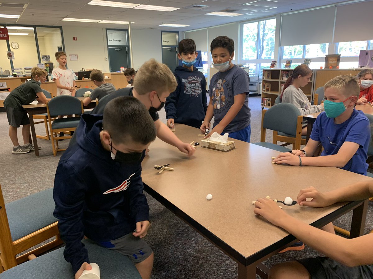 lderrymslibrary's tweet photo. Catapult fun in the @lderrymslibrary during Storm Time. #STEM #lderrylearns @Londonderry_lms https://t.co/XWhUGcSXCA