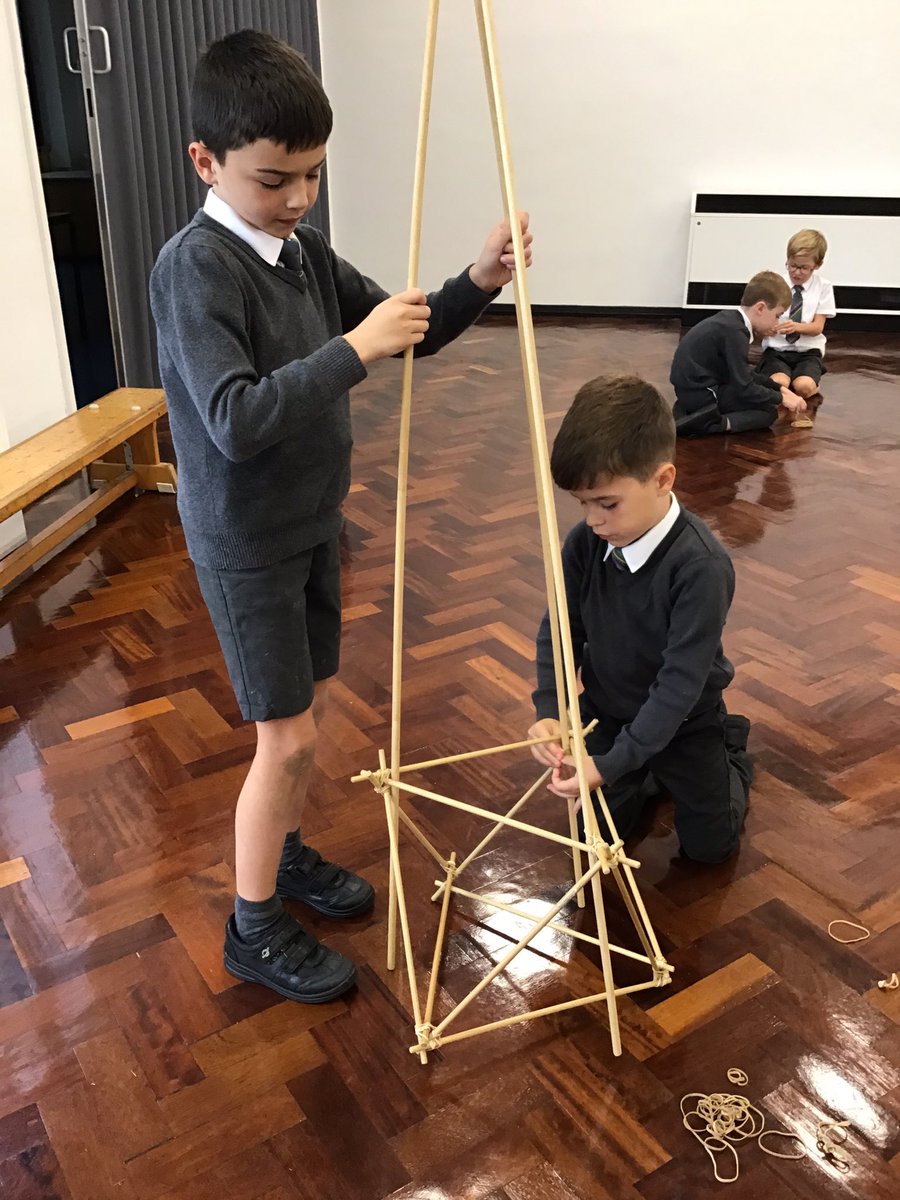 Year3TSP's tweet image. We’ve successfully built the walls of our @TajMahalMumbai with @ArchitectureW. We have ensured all of the sides are stable by attaching the tripods to the octahedrons. The roof is next and our equipment is getting trickier! #TSPGeography #Architecture