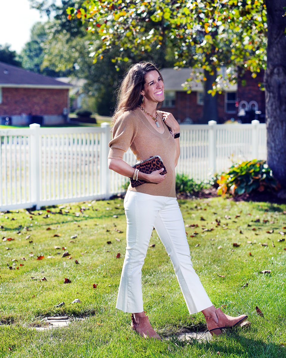 CurlyCraftyMom's tweet image. Thursday Fashion Files Link Up &amp;amp; Glitzy Puff Sleeved Top: bit.ly/3uNSa0A #curlycraftymomfashion #fashion #puffysleeves