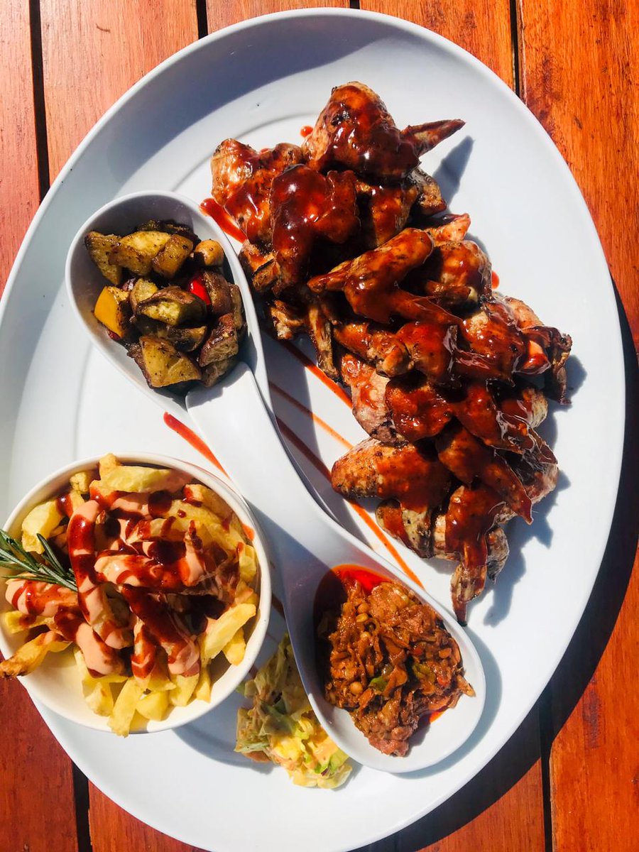 1442WithCoachKG's tweet photo. What would a Thursday be without Thirsty Wings Thursday at Elle Bites ๐
Please Retweet this post our next client(s) could be on your timeline ๏ฟฝ๏ฟฝ
#BoozeRun #ElleBites #BombayWingsMeal #ThirstyWingsThursdsy https://t.co/jLMhZSMJZ3
