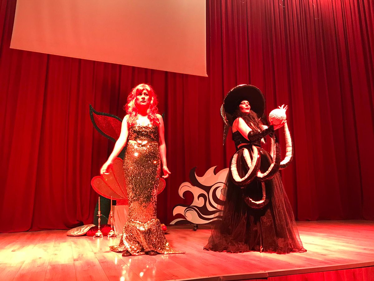 Lacivert sınıf bugün sanatın en güzel türlerinden biri olan tiyatro ile buluştu. 🎭 <a href="/delibas_esin/">Esin Aras</a> <a href="/tunaomer1973/">Ömer TUNA</a> <a href="/pinaraysemuft/">pınar ayşe müftüoğlu</a> <a href="/tugbaozdinc/">Tuğba Özdinç Kater</a> <a href="/kadirsari_offcl/">Kadir SARI</a> <a href="/HUSEYiNSARI07/">Hüseyin Sarı</a>