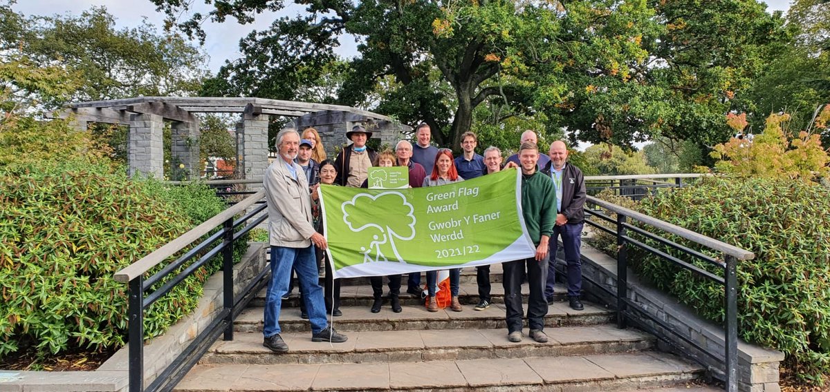 cardiffcouncil's tweet photo. Waterloo Gardens has been awarded the prestigious Green Flag for the first time, meaning 15 Cardiff Council parks &amp; green spaces now hold this this international award

A big thank you and huge congratulations to everyone who helps look after them!

💚 https://t.co/QfktGuREYz https://t.co/YY3jXa4IHA