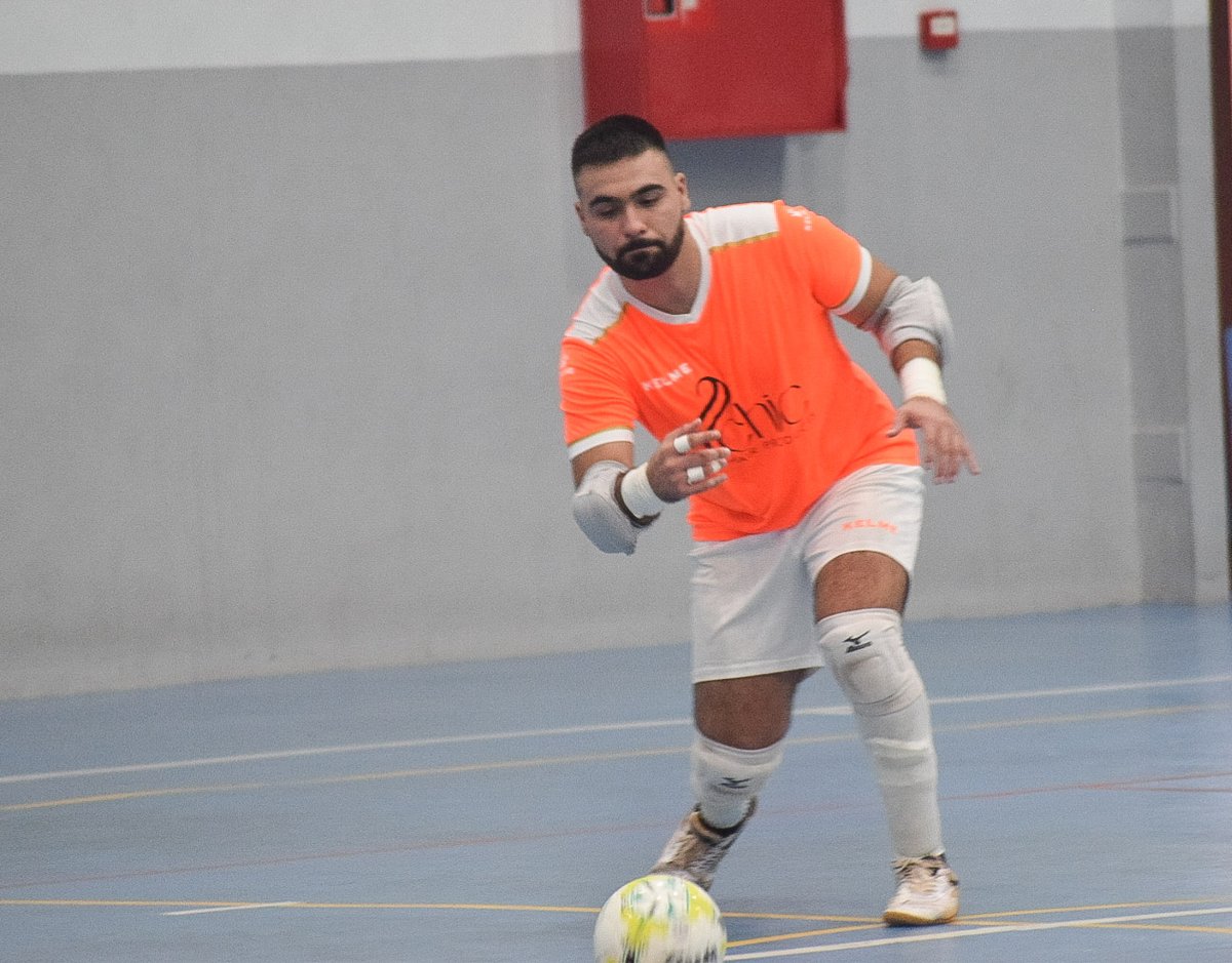 🆕️FICHAJE
📝JOTA se convierte en el primer fichaje. 

📌Portero 

El joven portero se incorpora a las órdenes de nuestro míster. ¡Bienvenido! 

#BienvenidoJota👋